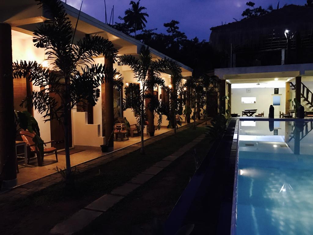 Hotel Holaa Mirissa Extérieur photo